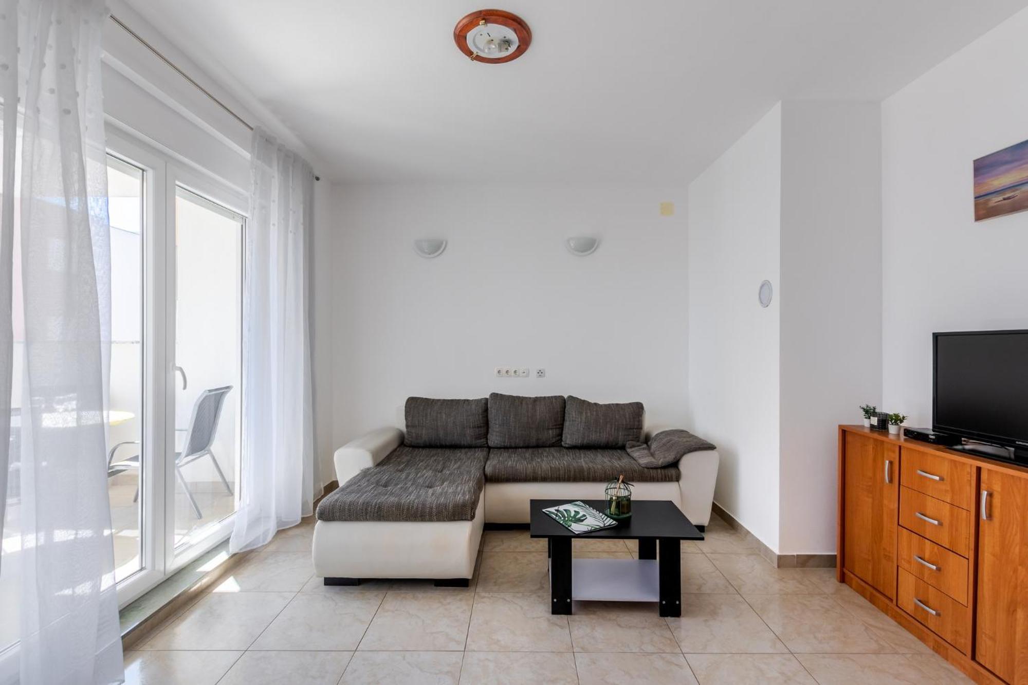Apartment Village 닌 외부 사진