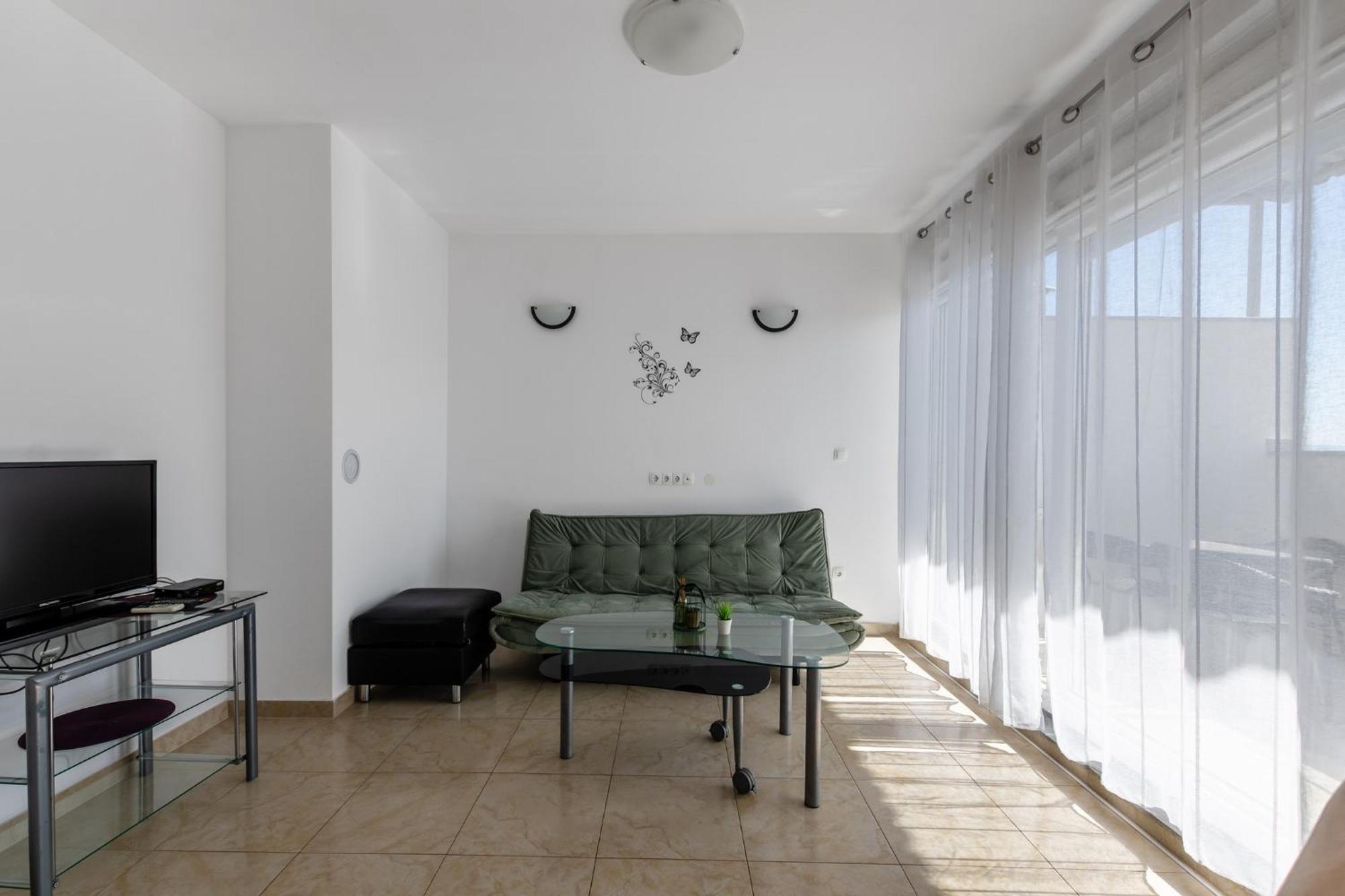 Apartment Village 닌 외부 사진