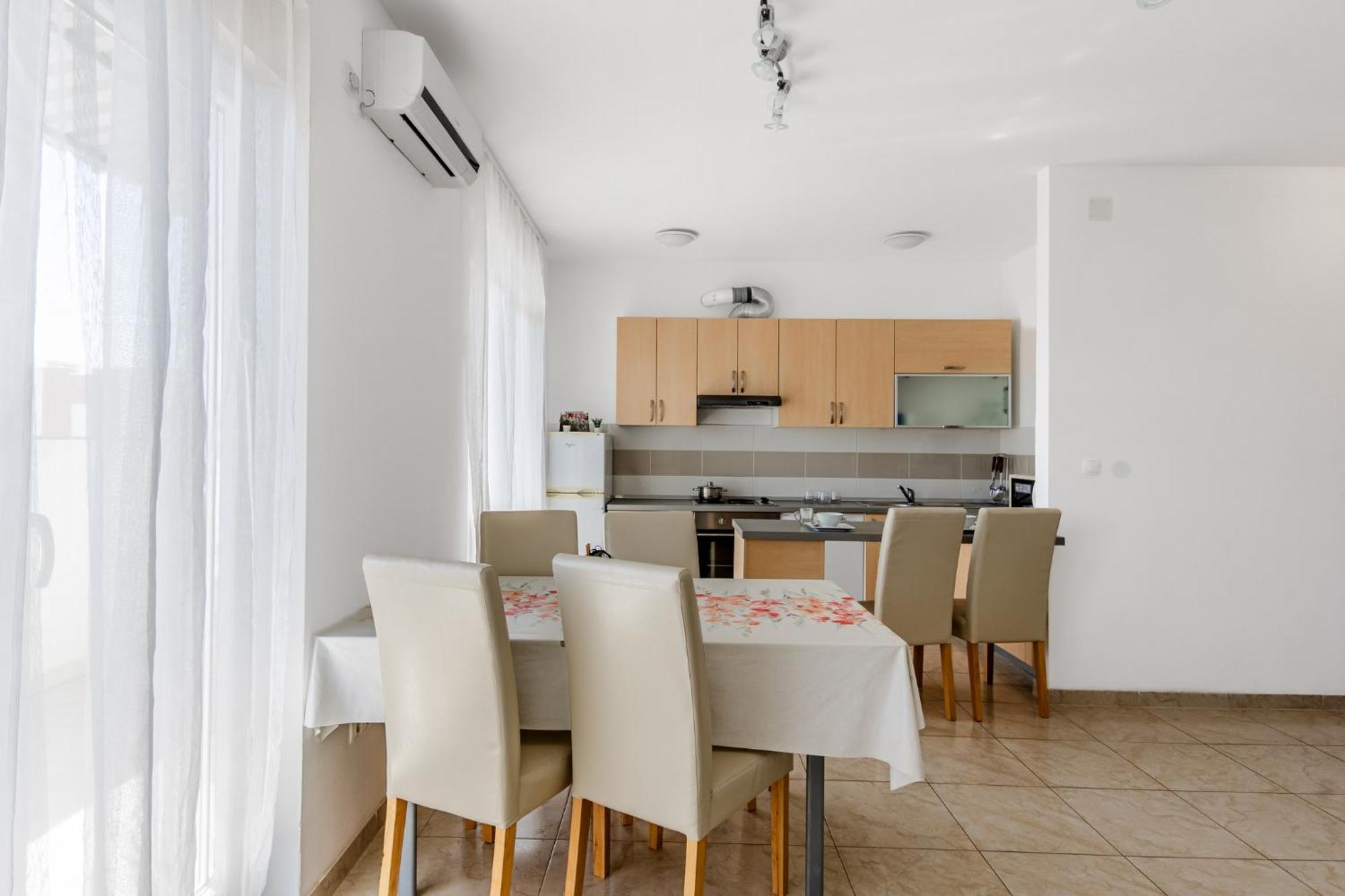 Apartment Village 닌 외부 사진